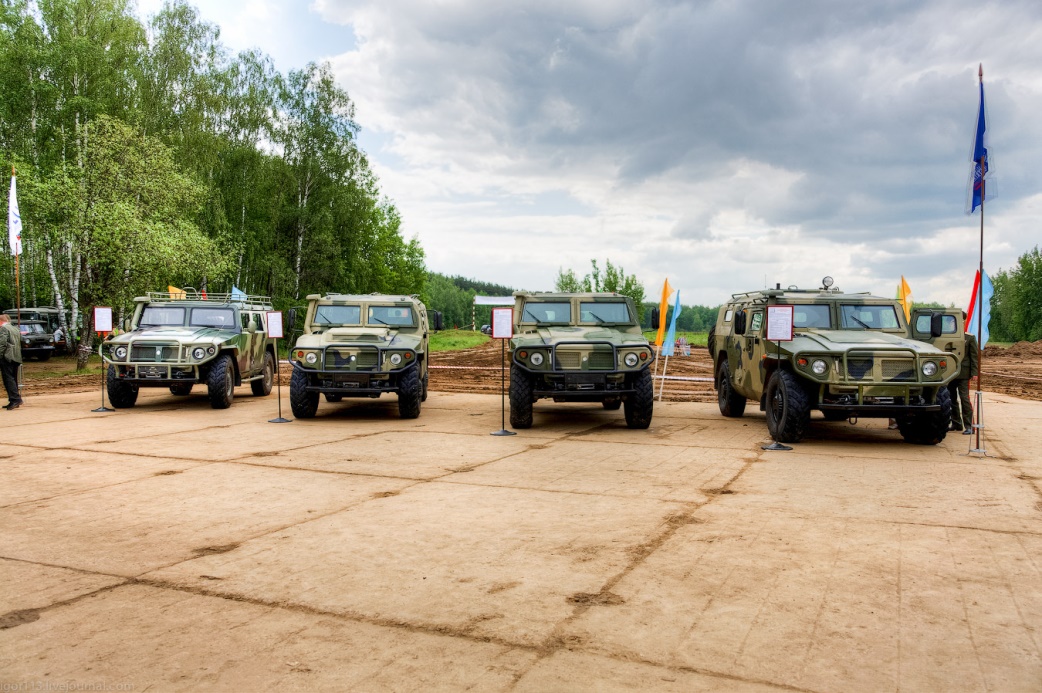 Рисунок 1. Военный автомобиль