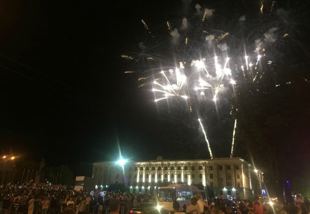 Какого числа крым. Какого числа день города в Симферополе. Какого числа отмечается день города Симферополь. 2019 Год Симферополь день России кто выступал.